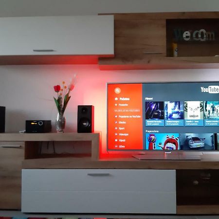Studio Apartman Lady Appartement Njivice Buitenkant foto