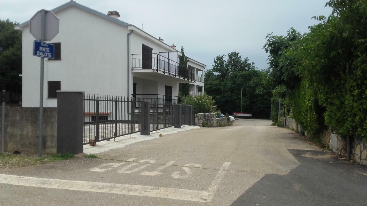 Studio Apartman Lady Appartement Njivice Buitenkant foto