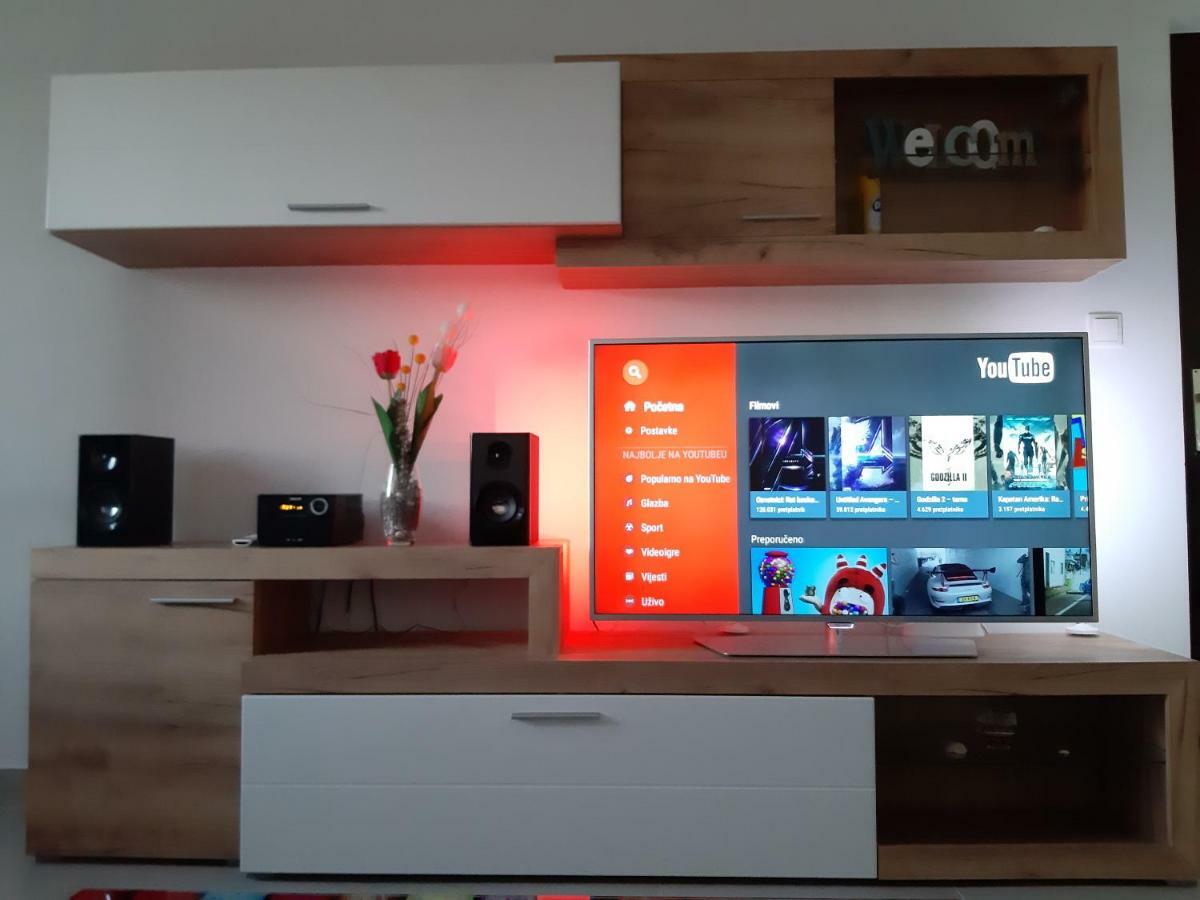 Studio Apartman Lady Appartement Njivice Buitenkant foto