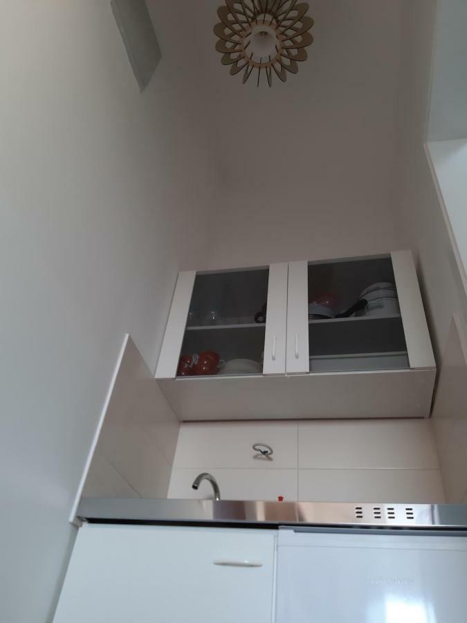 Studio Apartman Lady Appartement Njivice Buitenkant foto