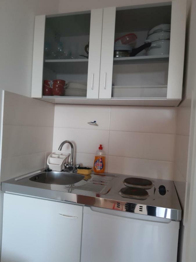 Studio Apartman Lady Appartement Njivice Buitenkant foto