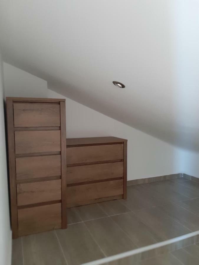Studio Apartman Lady Appartement Njivice Buitenkant foto